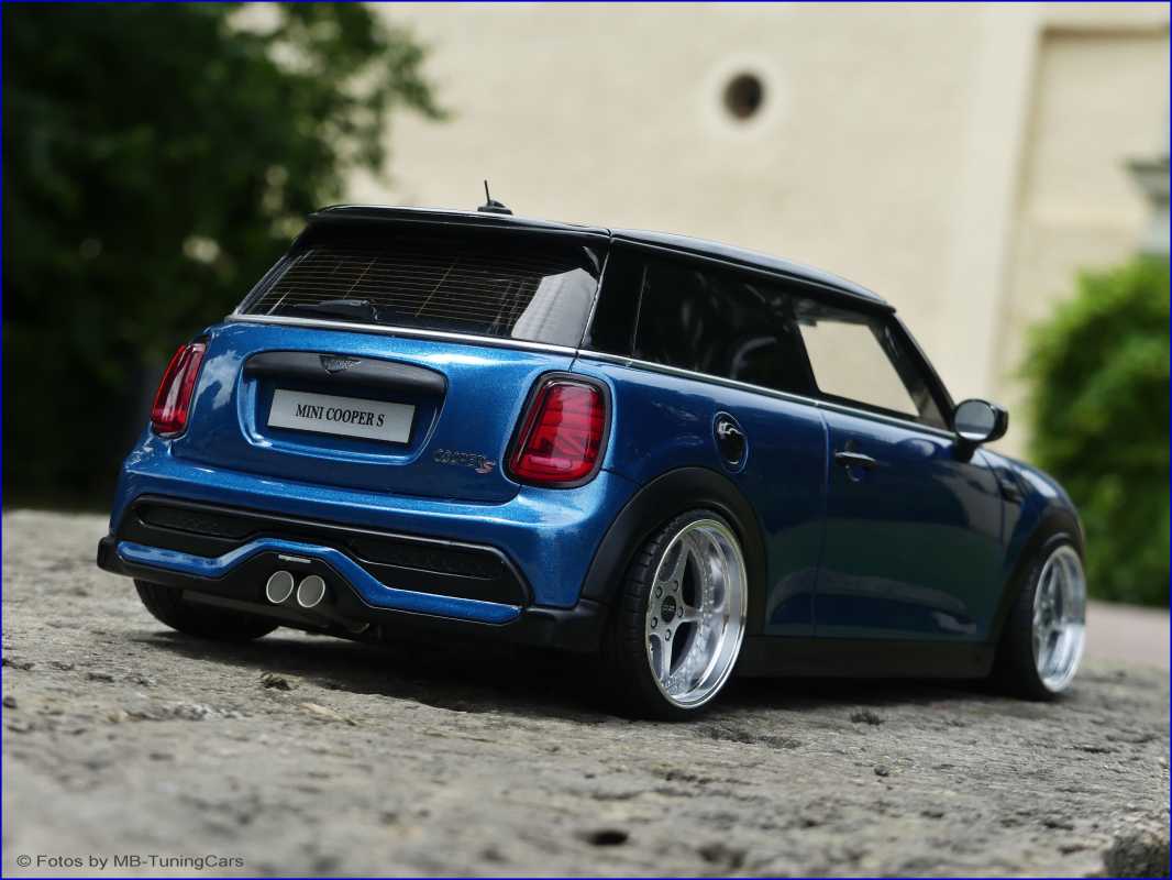 1:18 Mini Cooper S 2021 - Island Blue/White Stripes Edition inkl. OVP